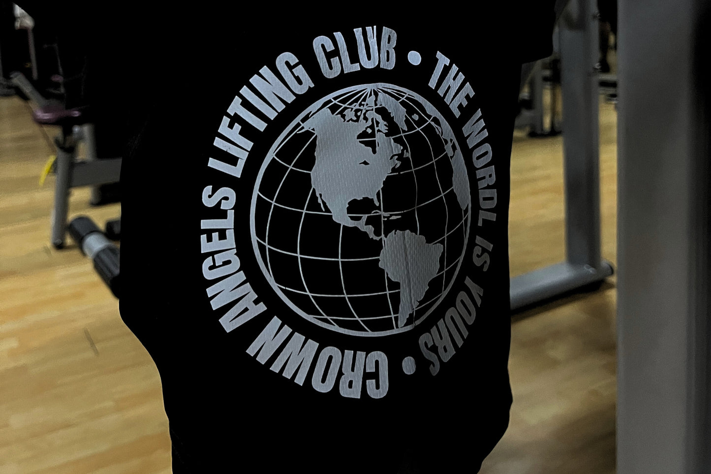 Short THE WORLD IS YOURS